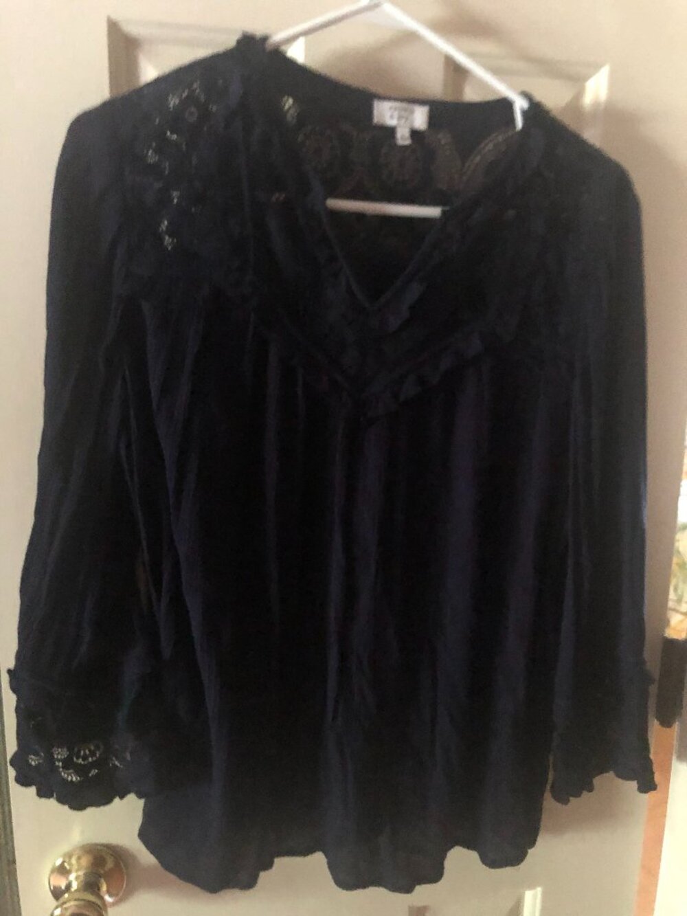 Women's navy blue with lace neckline and lacey bell sleeves tunic SzLg